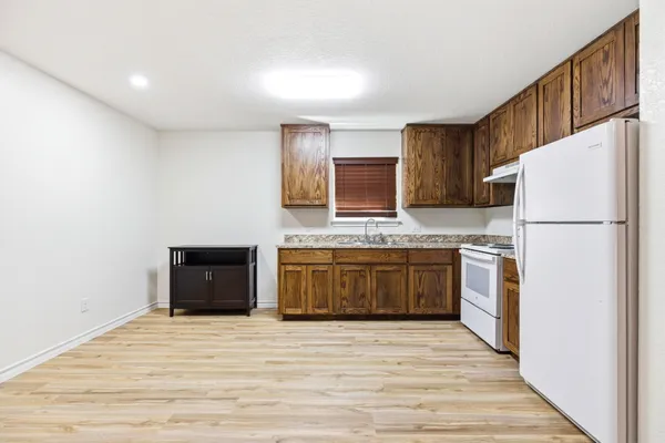 $1,500 | 823 North Commerce Street, Unit A, Lockhart, TX 78644