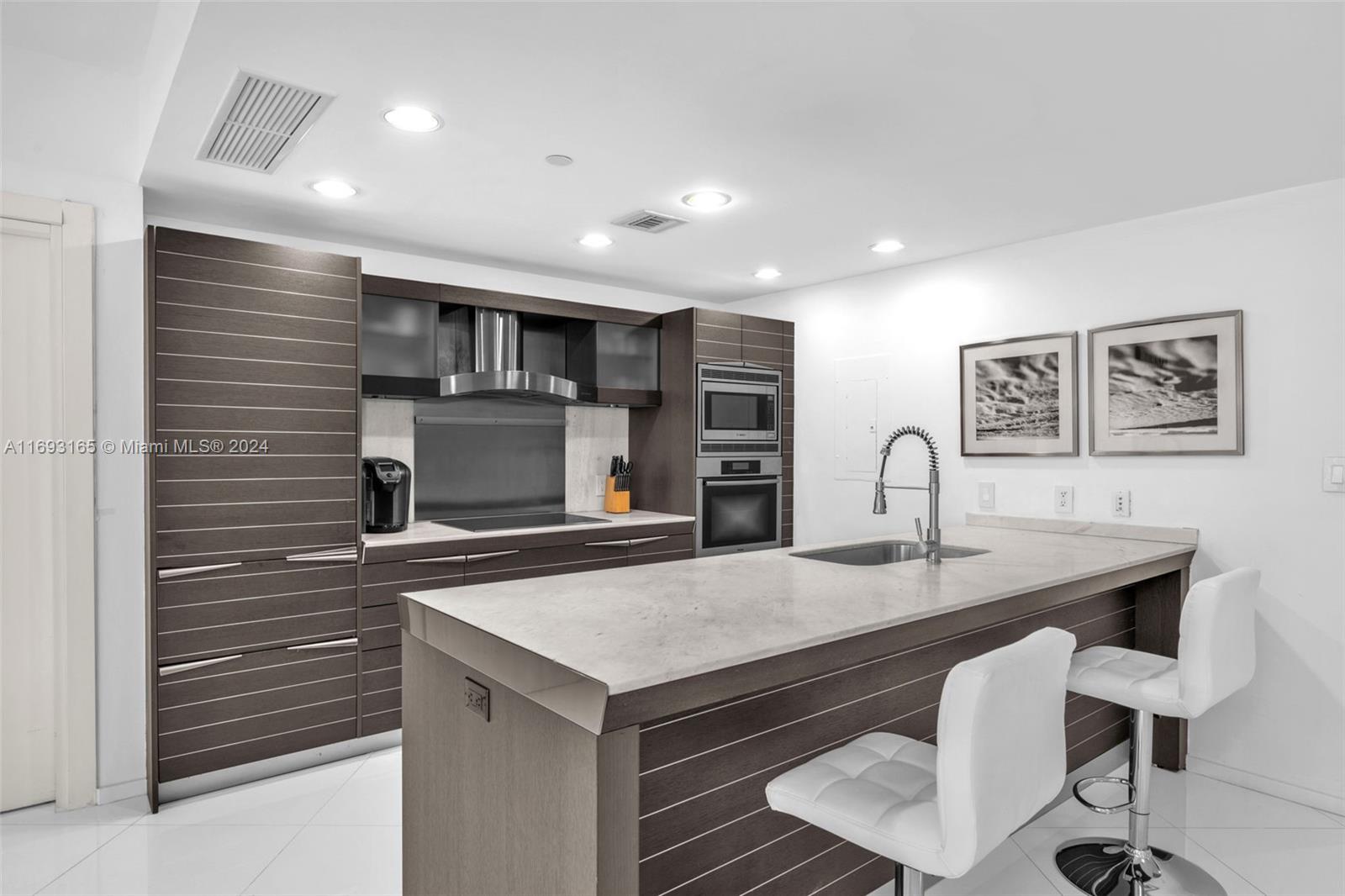 Downtown Miami Miami, FL 33131 - Photo 3 of 25