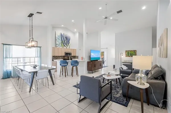 $6,500 | 5360 Andover Drive, Unit 202, Naples, FL 34110