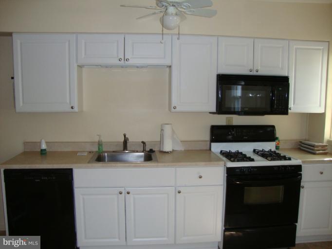 8336 Dalesford Road Baltimore, MD 21234 - Photo 11 of 25 Kitchen