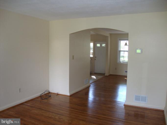 8336 Dalesford Road Baltimore, MD 21234 - Photo 20 of 25 Living Room