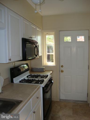 8336 Dalesford Road Baltimore, MD 21234 - Photo 21 of 25 Kitchen