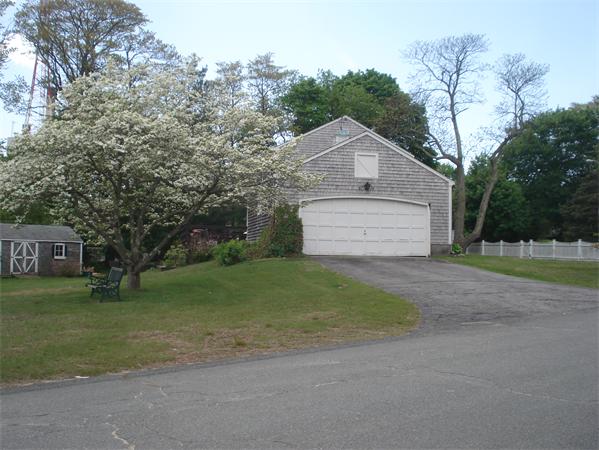 2156 Riverside Avenue Somerset, MA 02726 - Photo 5 of 29 Gallery Image 5