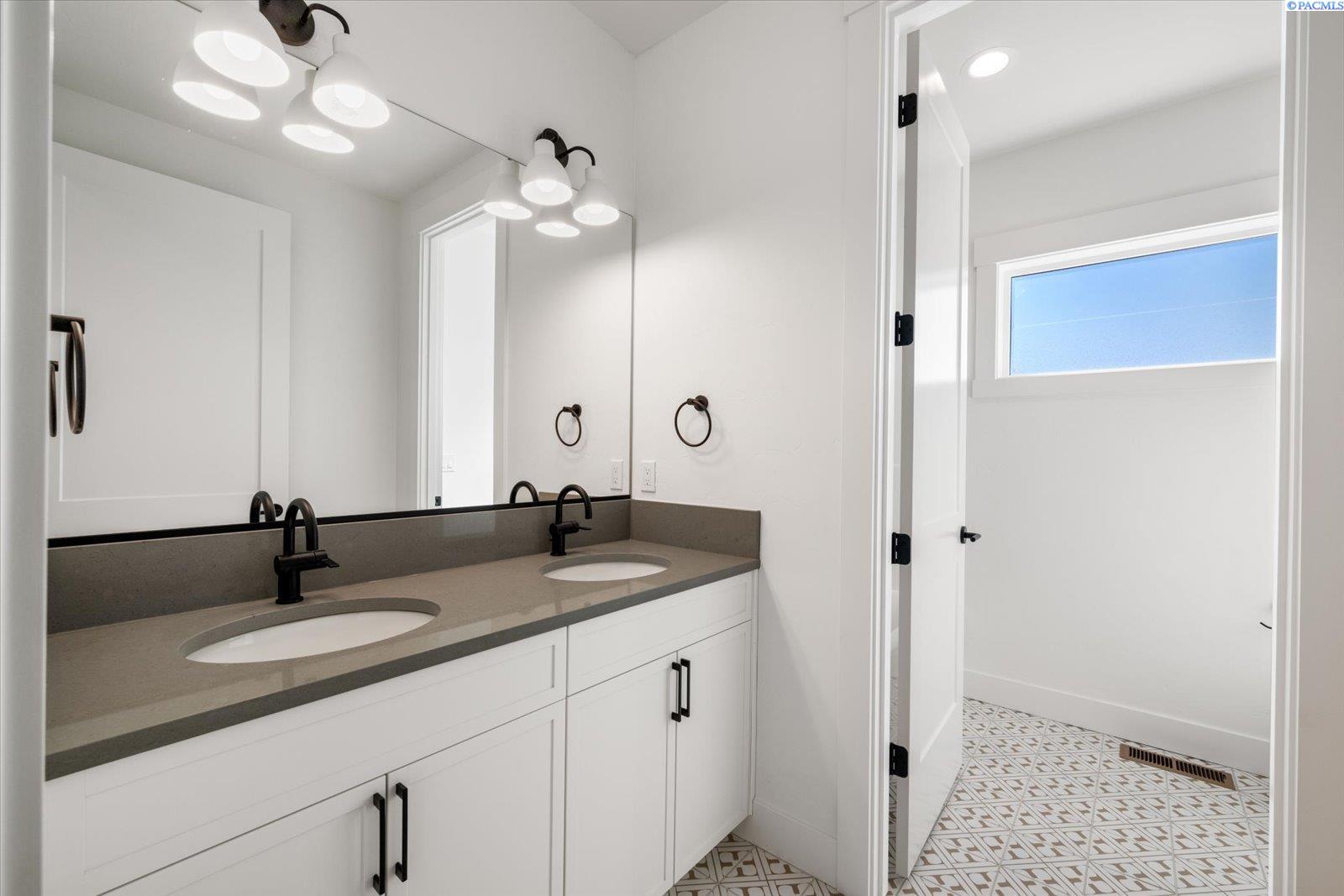 4119 East Clover Road Richland, WA 99352 - Photo 31 of 47 Gallery Image 31