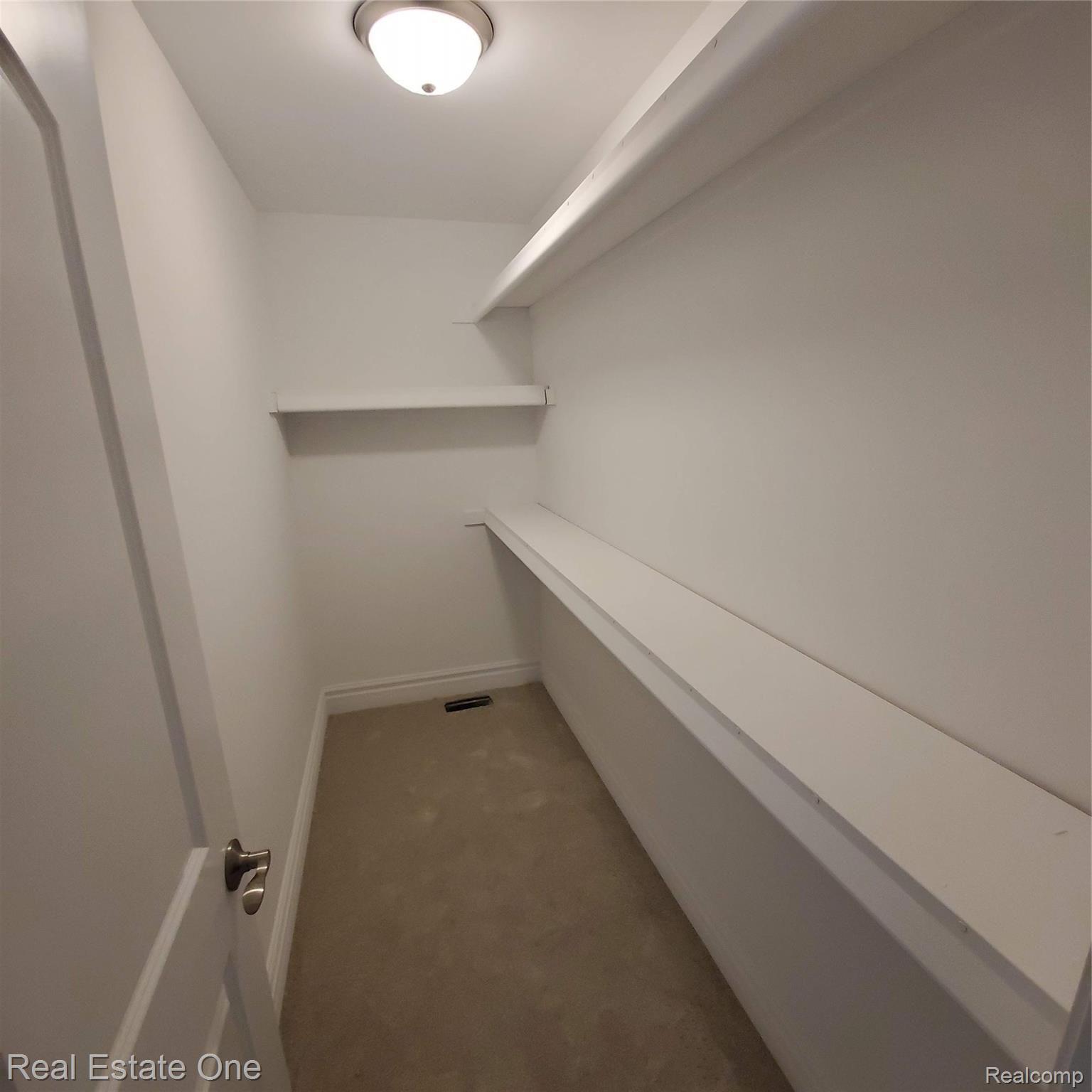 3119 Bathurst Avenue Rochester, MI 48309 - Photo 14 of 19 20210428_102256.jpg