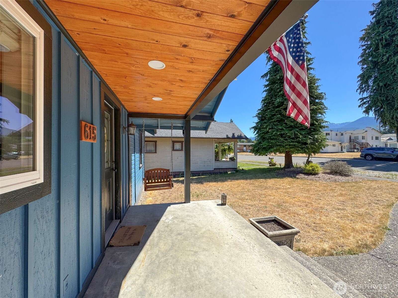 615 West 12th Street Port Angeles, WA 98362 - Photo 3 of 40
