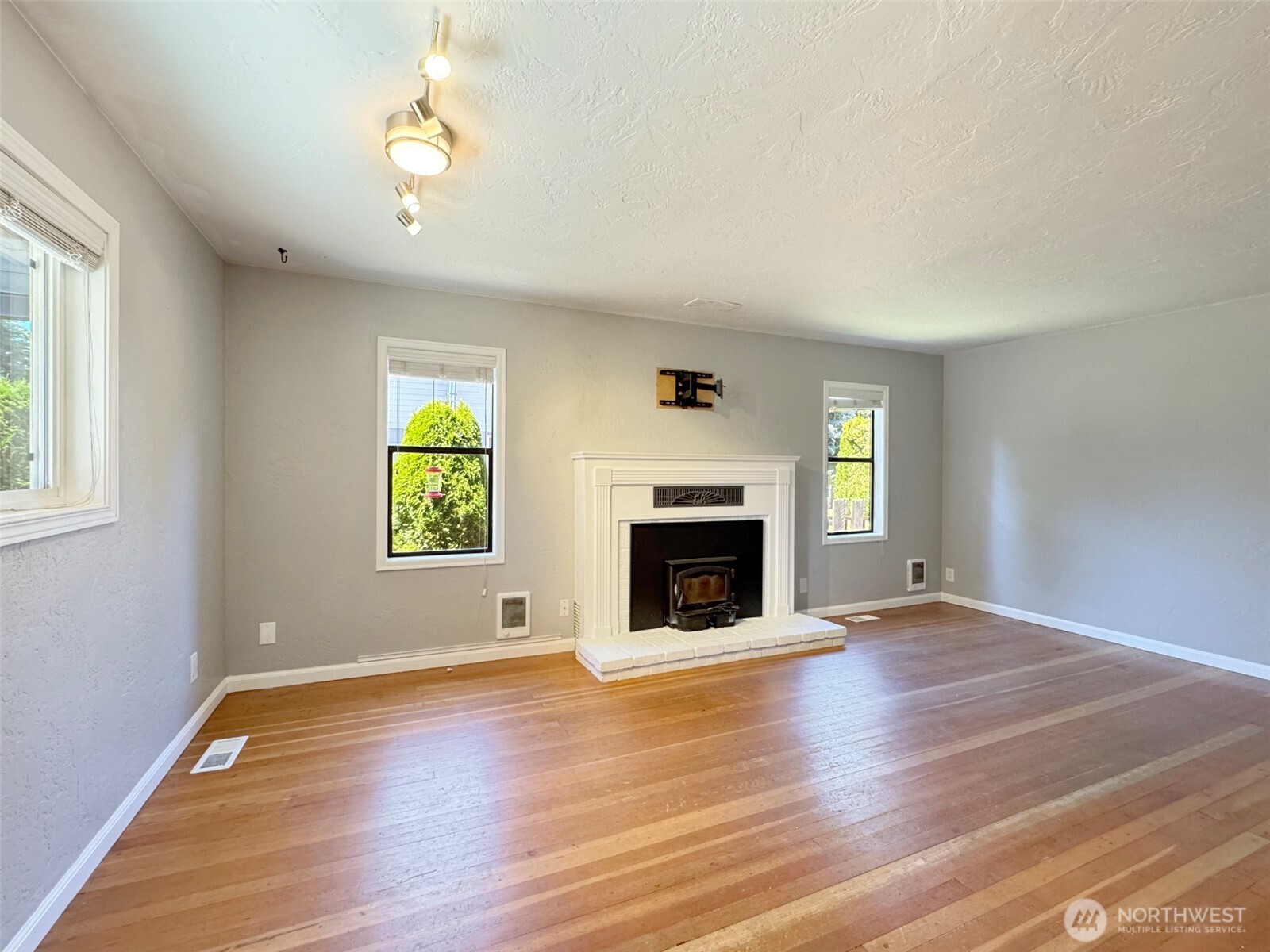 615 West 12th Street Port Angeles, WA 98362 - Photo 6 of 40