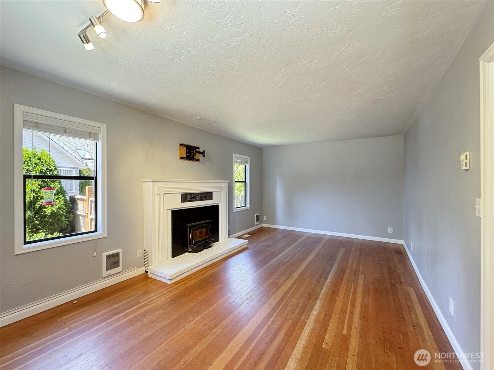 615 West 12th Street Port Angeles, WA 98362 - Photo 7 of 40