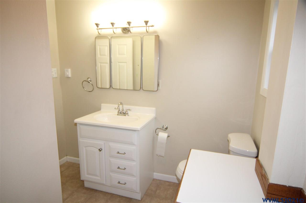 2347 Breyman Street Northeast Salem, OR 97301 - Photo 13 of 25