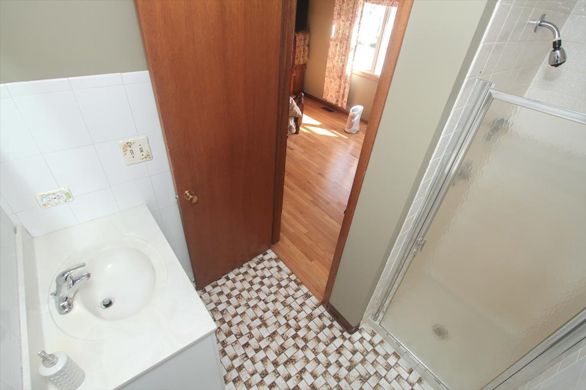 530 Castle Road Addison, IL 60101 - Photo 18 of 30 Gallery Image 18