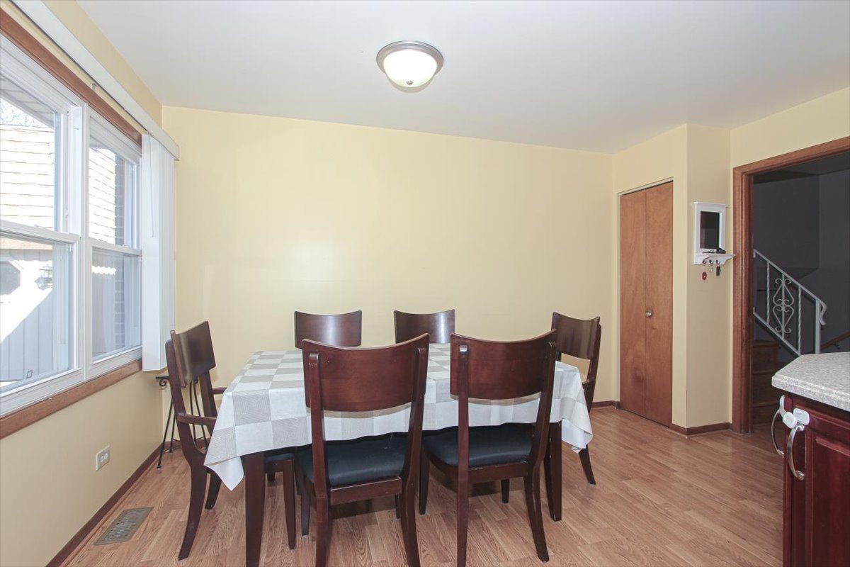 530 Castle Road Addison, IL 60101 - Photo 10 of 30 Gallery Image 10