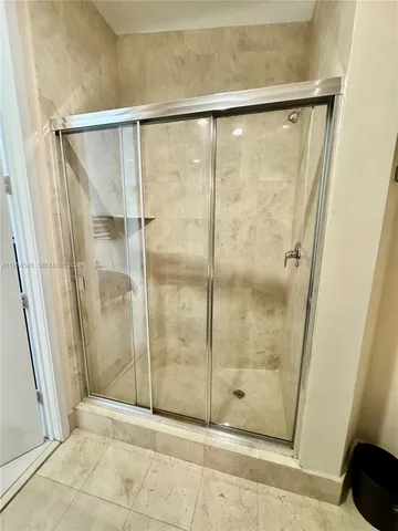 $6,500 | 18101 Collins Avenue, Unit 5208, Sunny Isles Beach, FL 33160