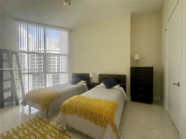 $6,500 | 18101 Collins Avenue, Unit 5208, Sunny Isles Beach, FL 33160