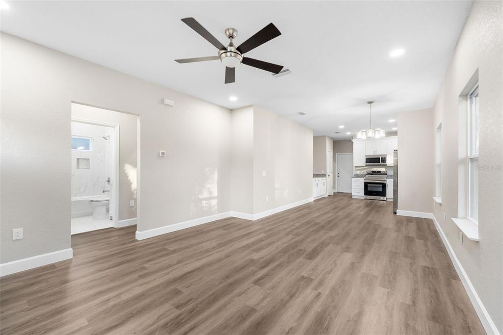 2016 Northeast 3rd Avenue Gainesville, FL 32641 - Photo 7 of 35