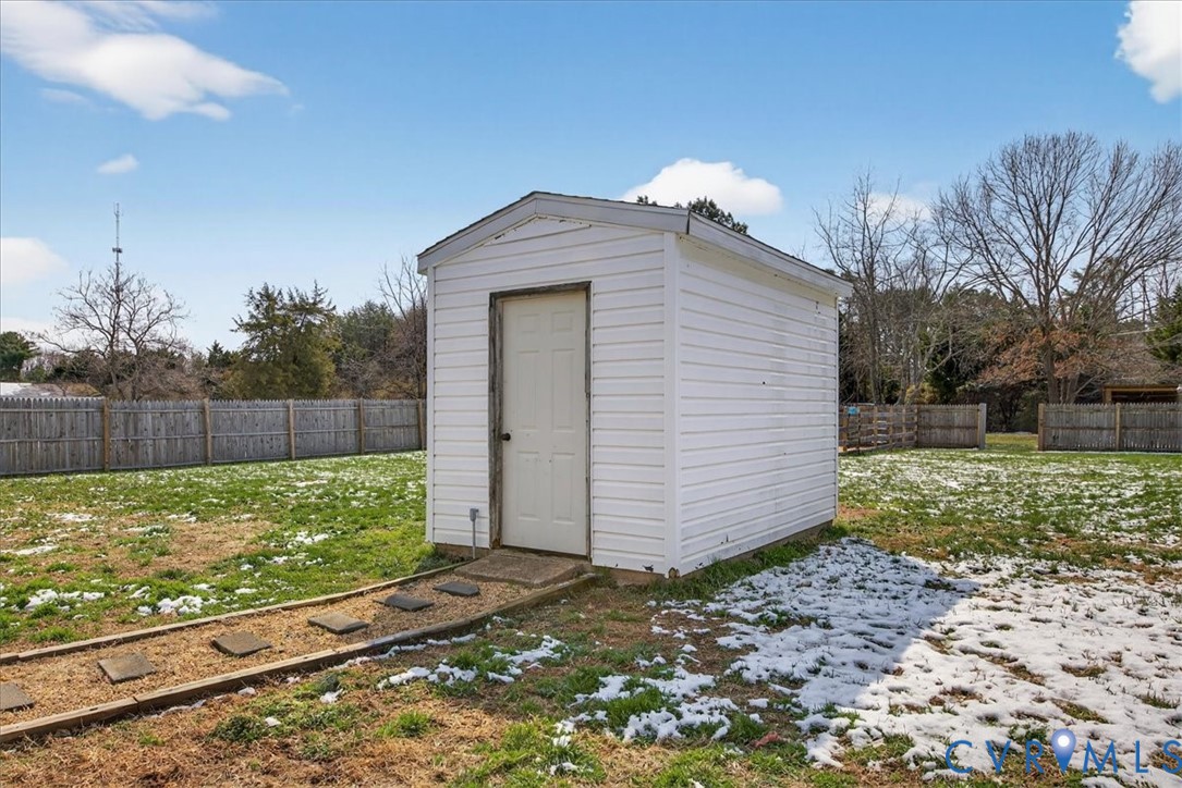 8427 Pamunkey Road Spotsylvania, VA 22551 - Photo 39 of 50 a view of backyard with green space
