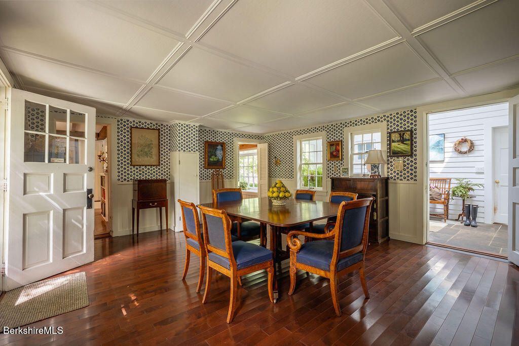 197 Merritt Road Otis, MA 01253 - Photo 21 of 66 Dining