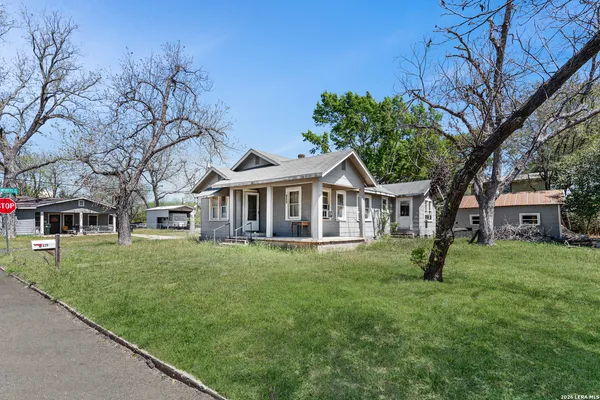 $89,900 | 829 North Goodrich Street, Seguin, TX 78155