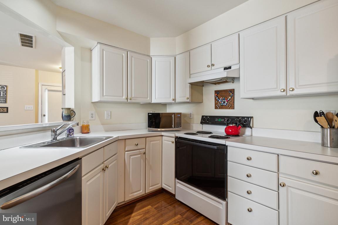 4162 Maple Path Circle, Unit 52 Nottingham, MD 21236 - Photo 9 of 27 Eat In Kitchen