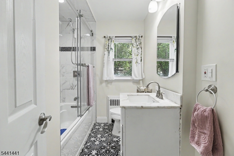 392 Ingall Street Union, NJ 07083 - Photo 22 of 48
