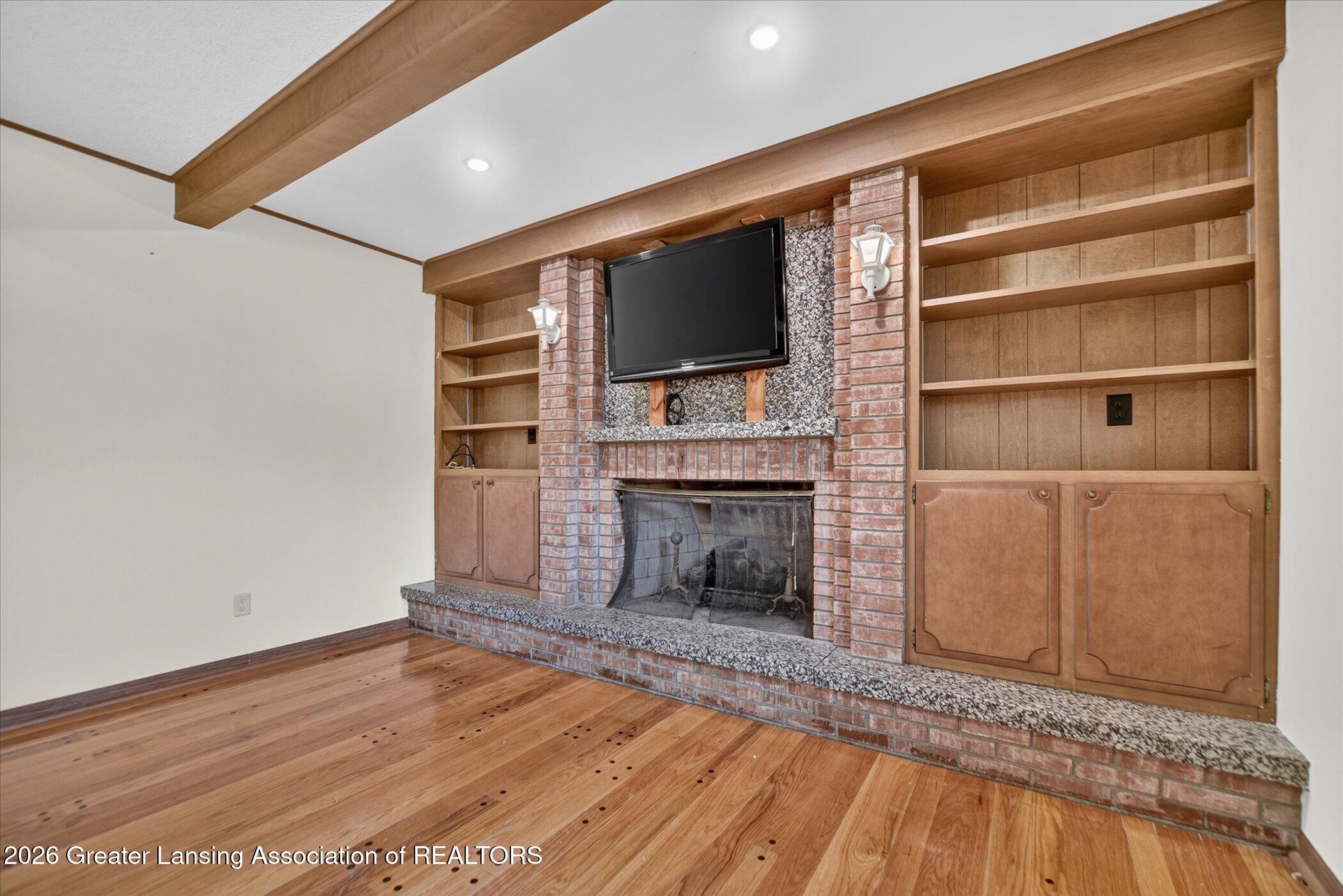 2915 North Cambridge Road Lansing, MI 48911 - Photo 18 of 36 15