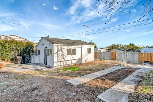 $1,090,000 | 3845 Ocean View Boulevard, San Diego, CA 92113