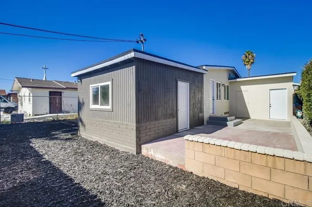 $1,090,000 | 3845 Ocean View Boulevard, San Diego, CA 92113