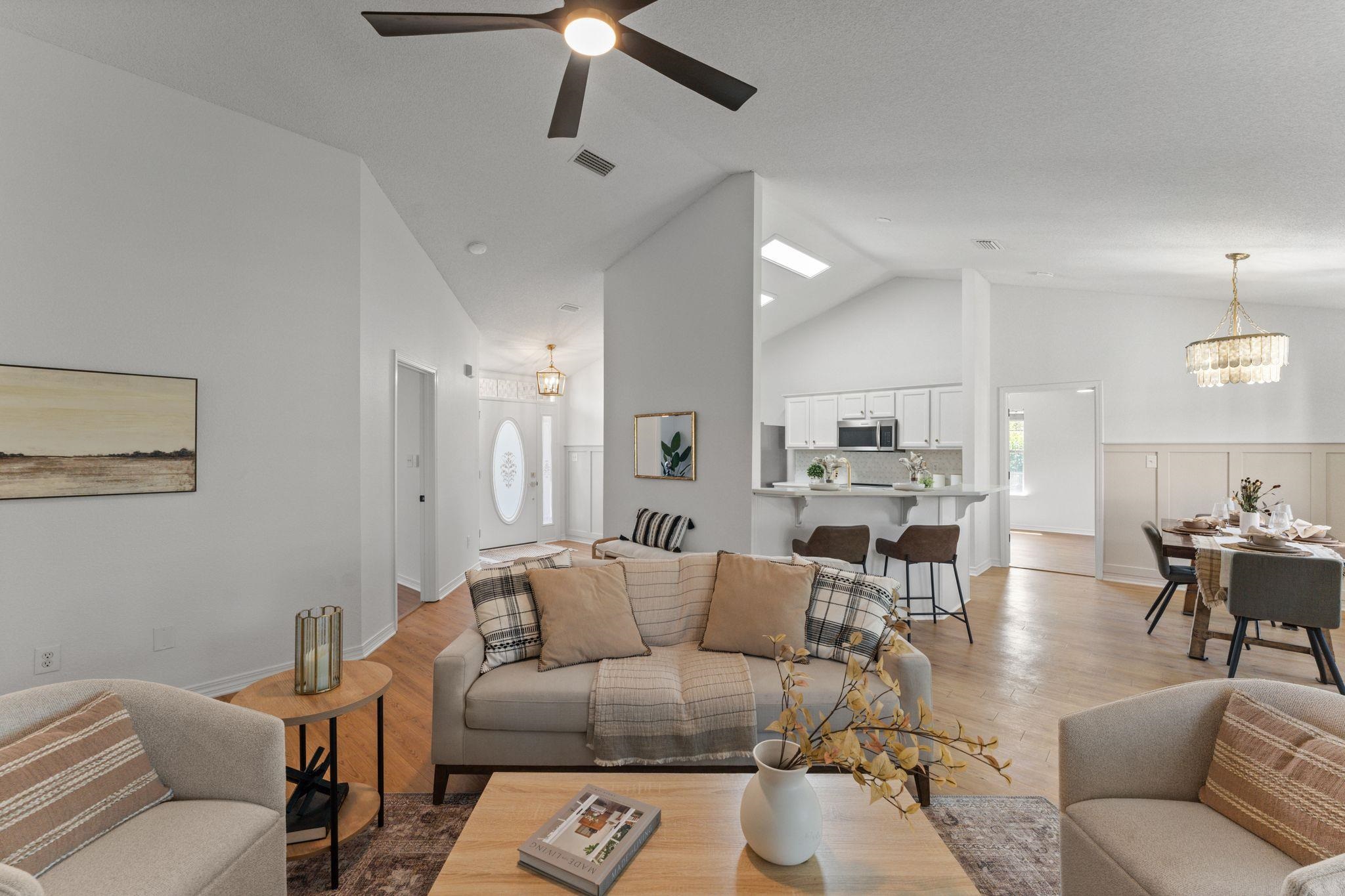 17057 Count Court Fairhope, AL 36532 - Photo 8 of 40 Living Room