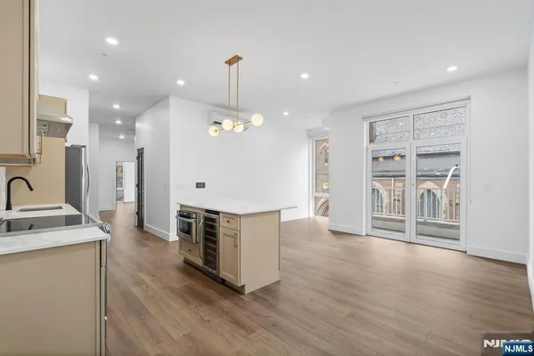 $595,000 | 21 Lincoln Park, Unit 203, Newark, NJ 07102