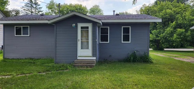 $58,900 | 411 Governor Street, Oklee, MN 56742