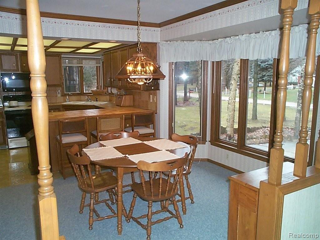 1501 Gravel Ridge Drive Rochester, MI 48307 - Photo 4 of 14 Din Rm 1.jpg