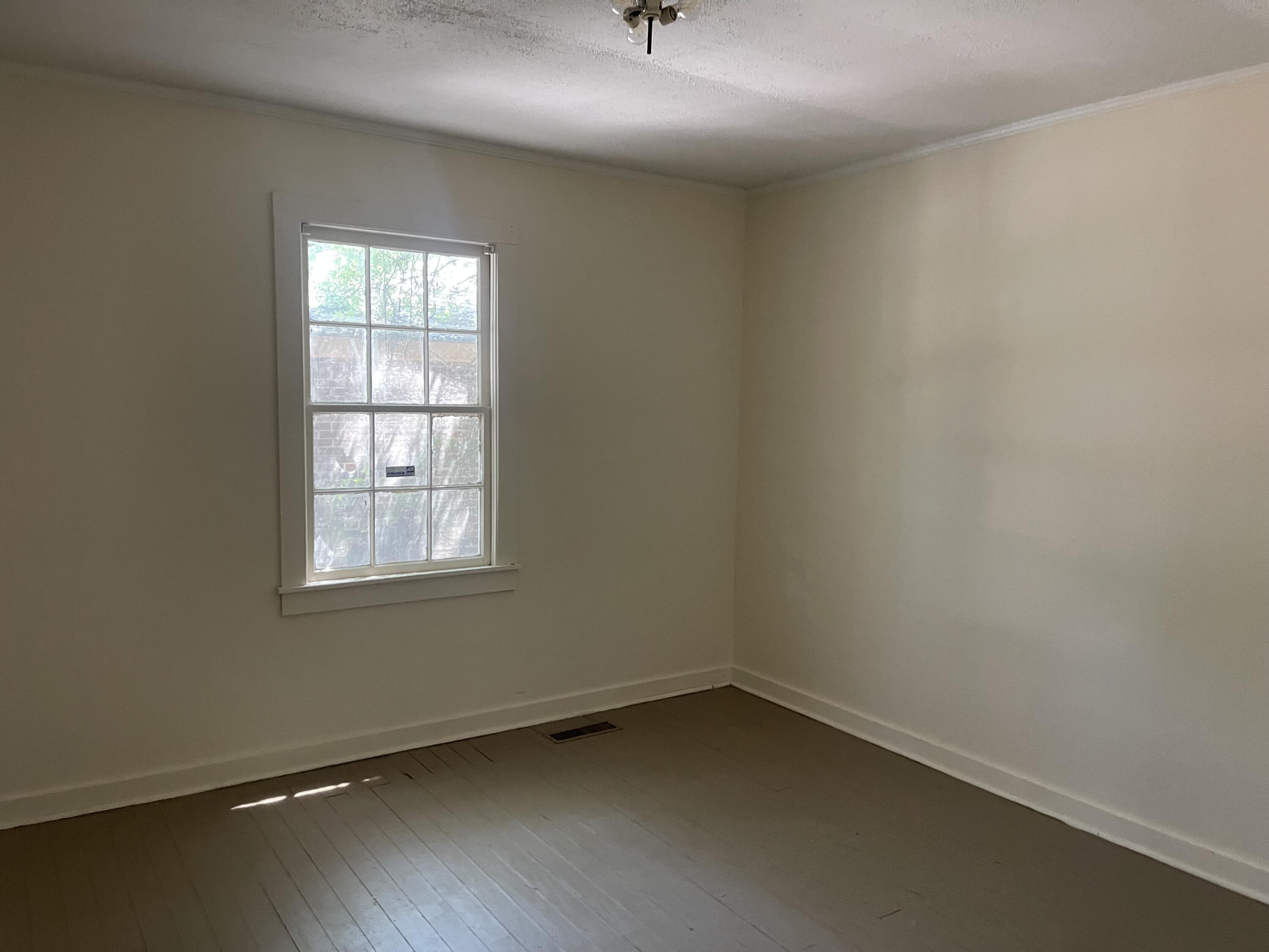 1102 North Lemacks Street Walterboro, SC 29488 - Photo 7 of 7 nlbedroom1