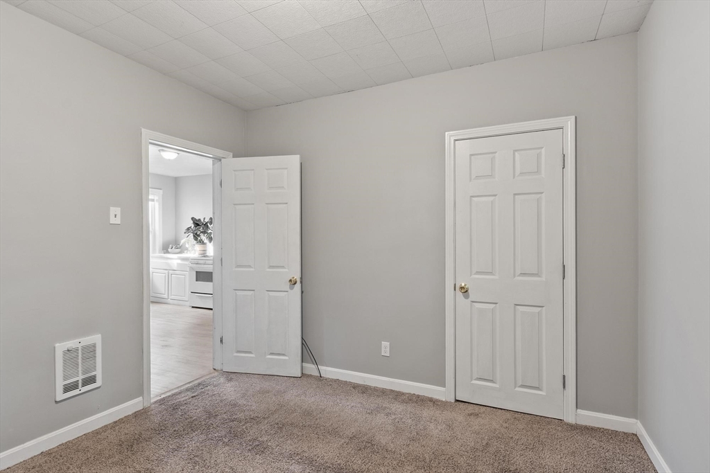 16 Doane Street Worcester, MA 01607 - Photo 15 of 42