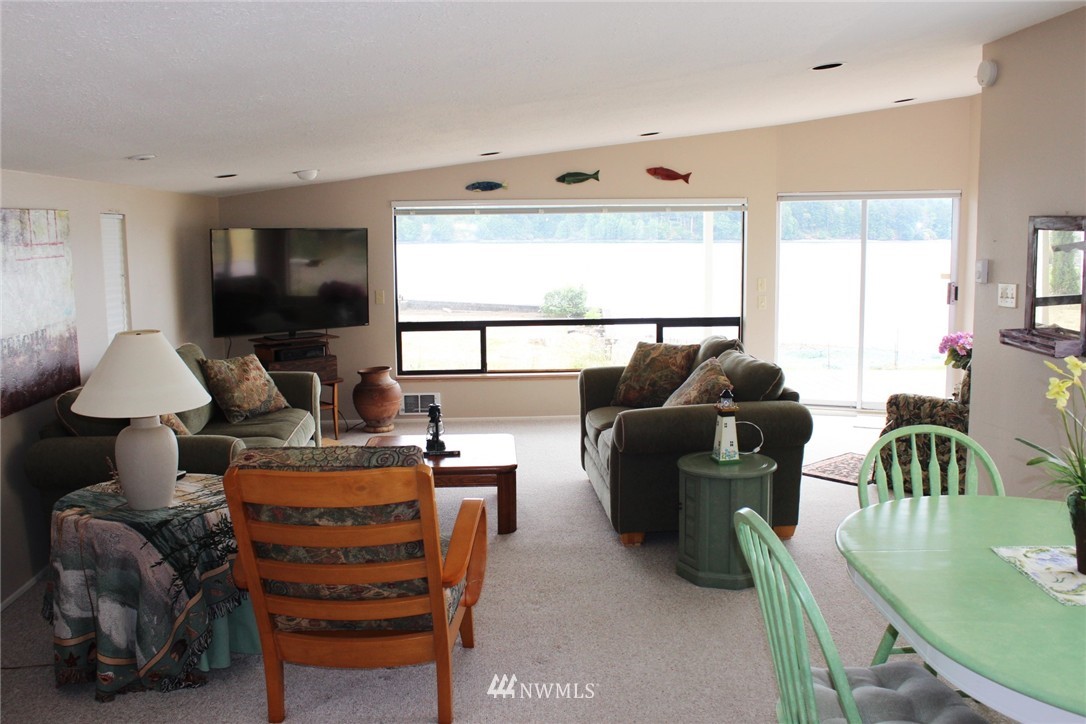 1101 East Krabbenhoft Road Grapeview, WA 98546 - Photo 4 of 16 Gallery Image 4