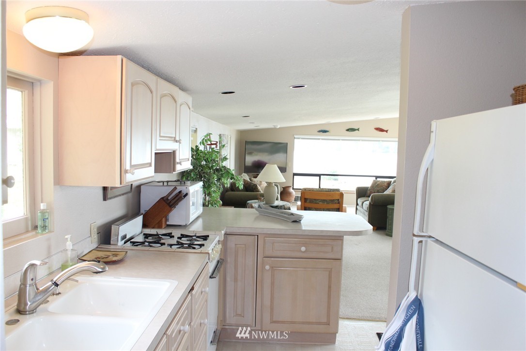 1101 East Krabbenhoft Road Grapeview, WA 98546 - Photo 8 of 16 Gallery Image 8