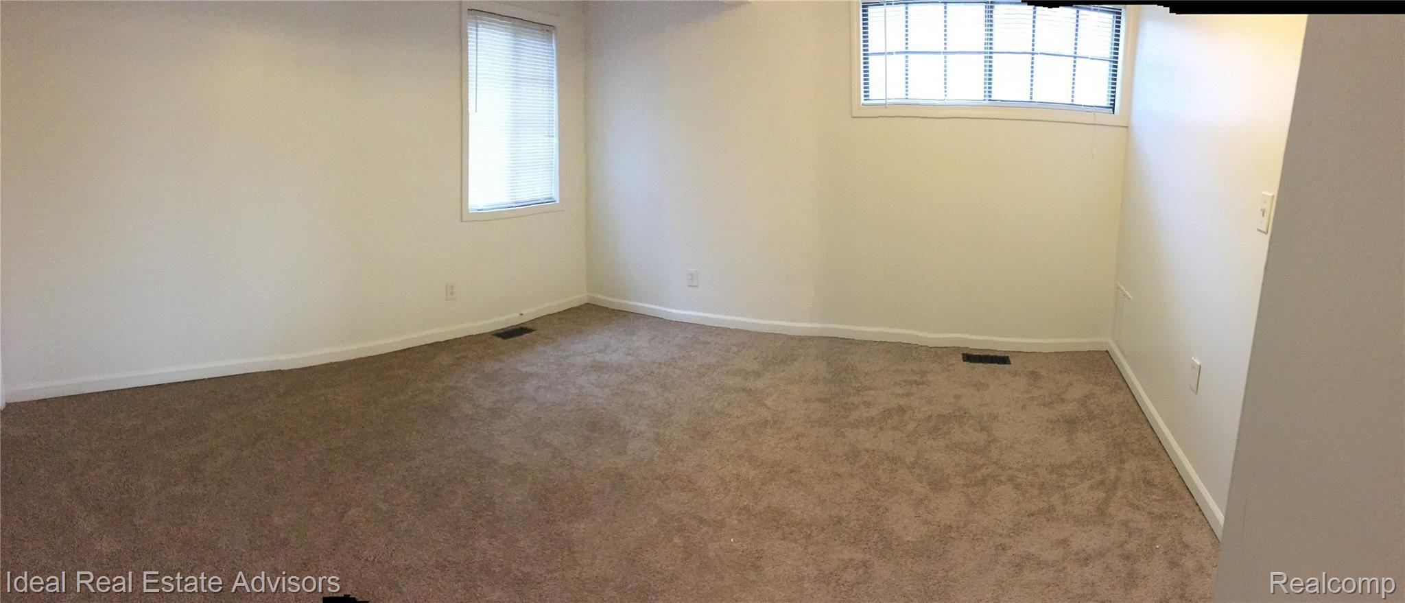 21421 Greenview Road Southfield, MI 48075 - Photo 7 of 34 IMG_6973.JPG