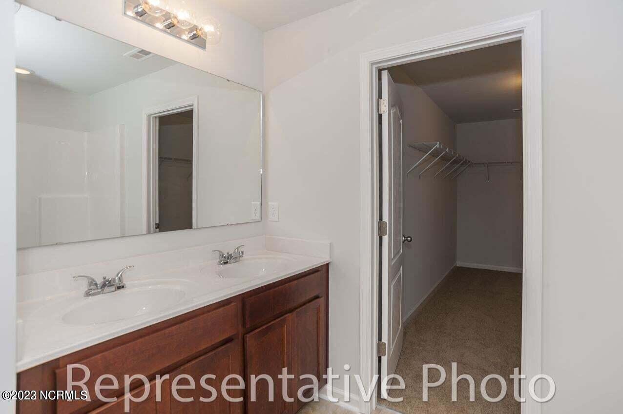 514 Ranchers Lane Jacksonville, NC 28546 - Photo 7 of 12 Wayfare Owners Bath1