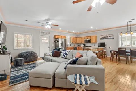 $609,900 | 163 Fontana Avenue, Fontana, WI 53125