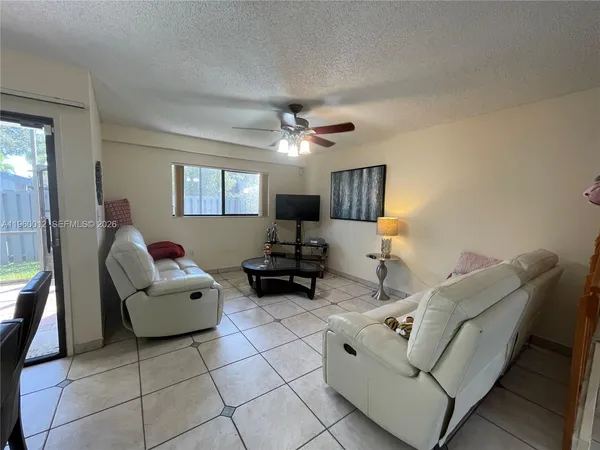 $2,500 | 1422 Amanda Street, Unit 1422, Hollywood, FL 33020