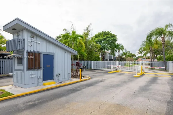 $2,500 | 1422 Amanda Street, Unit 1422, Hollywood, FL 33020