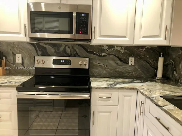 $2,500 | 1422 Amanda Street, Unit 1422, Hollywood, FL 33020