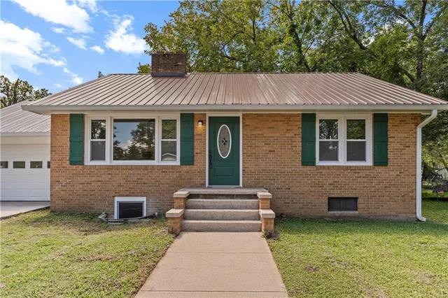 $199,000 | 115 West Walnut Street, Rich Hill, MO 64779