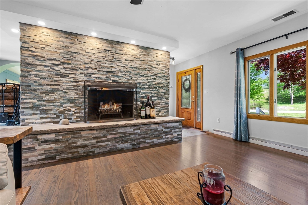 610 Main Street Boxford, MA 01921 - Photo 10 of 40 Gallery Image 10