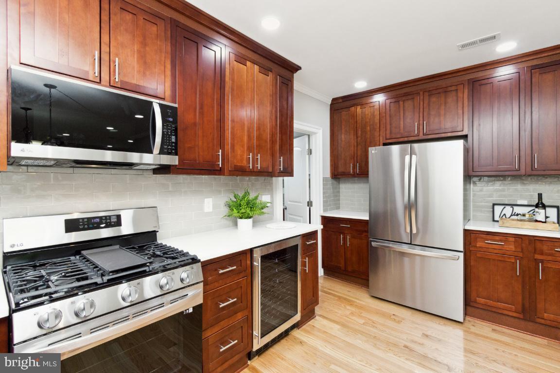 4 Mt De Sales Road Baltimore, MD 21229 - Photo 8 of 20 Kitchen with Stainless Appliances