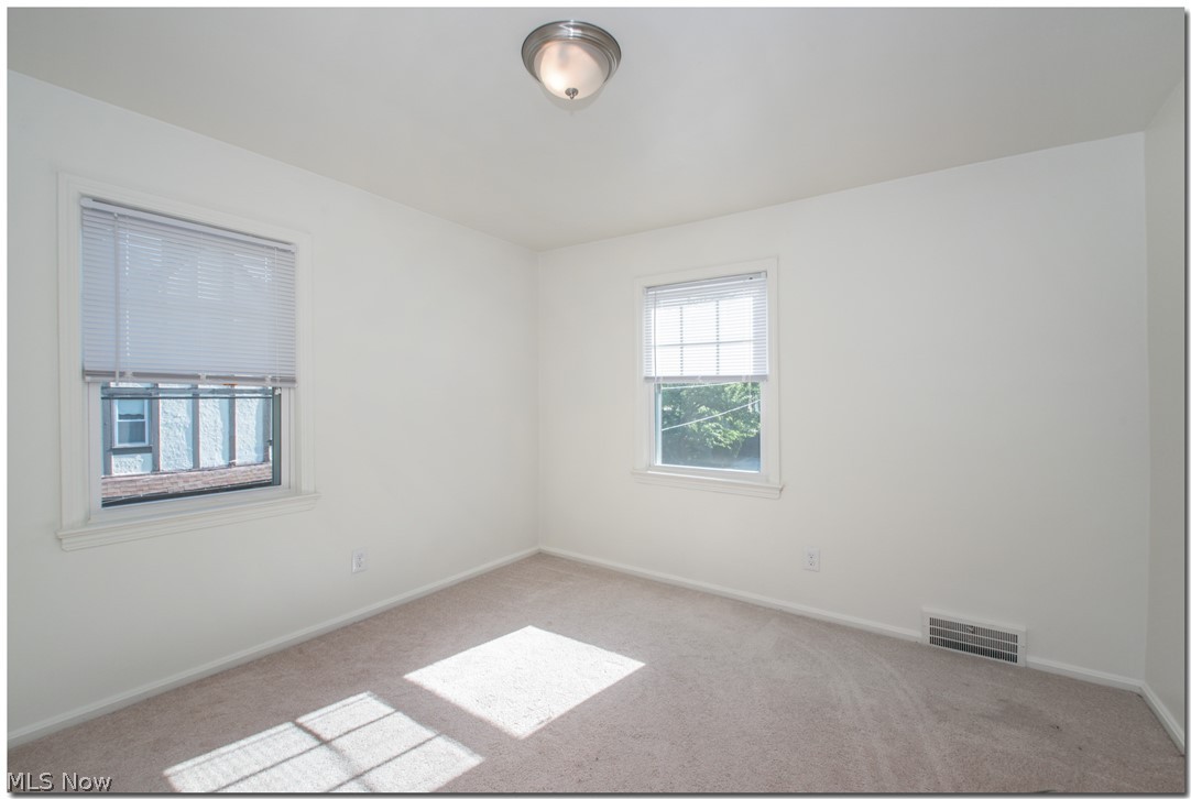 2416 Fenwick Road Cleveland, OH 44118 - Photo 22 of 35
