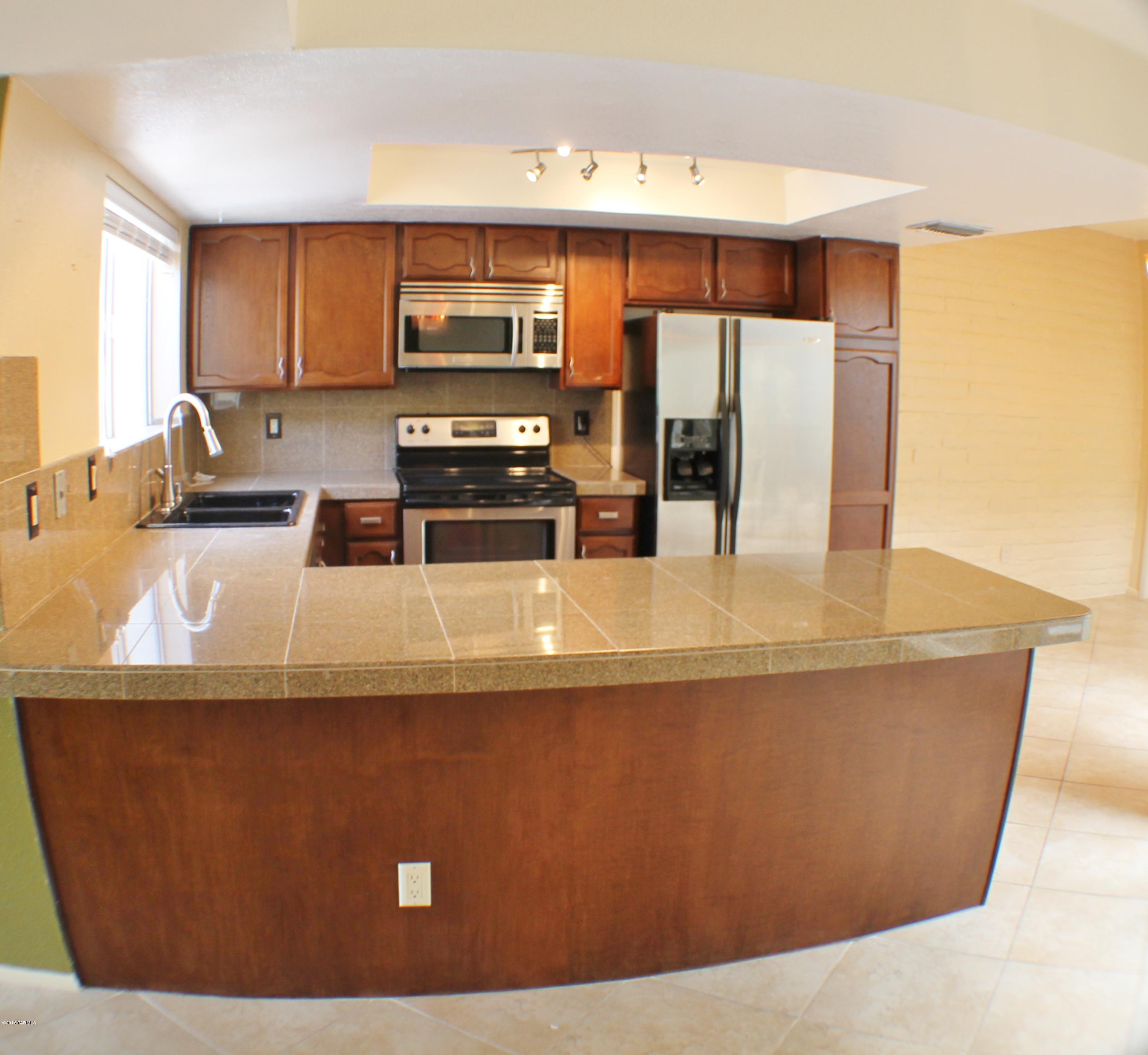 1301 North Vía Ronda Oeste Tucson, AZ 85715 - Photo 11 of 35