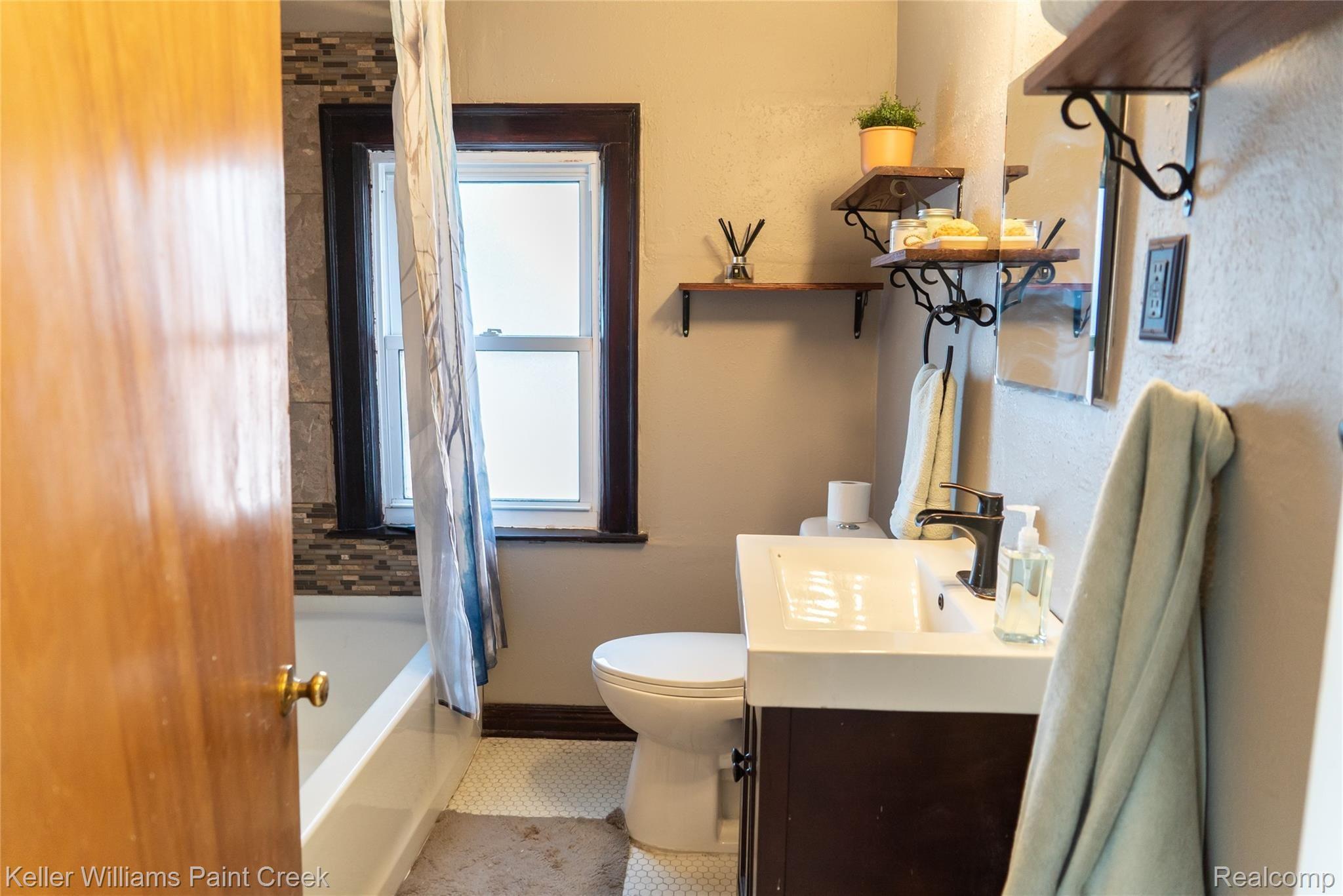 16759 Edinborough Road Detroit, MI 48219 - Photo 18 of 31 DSC04469.jpg