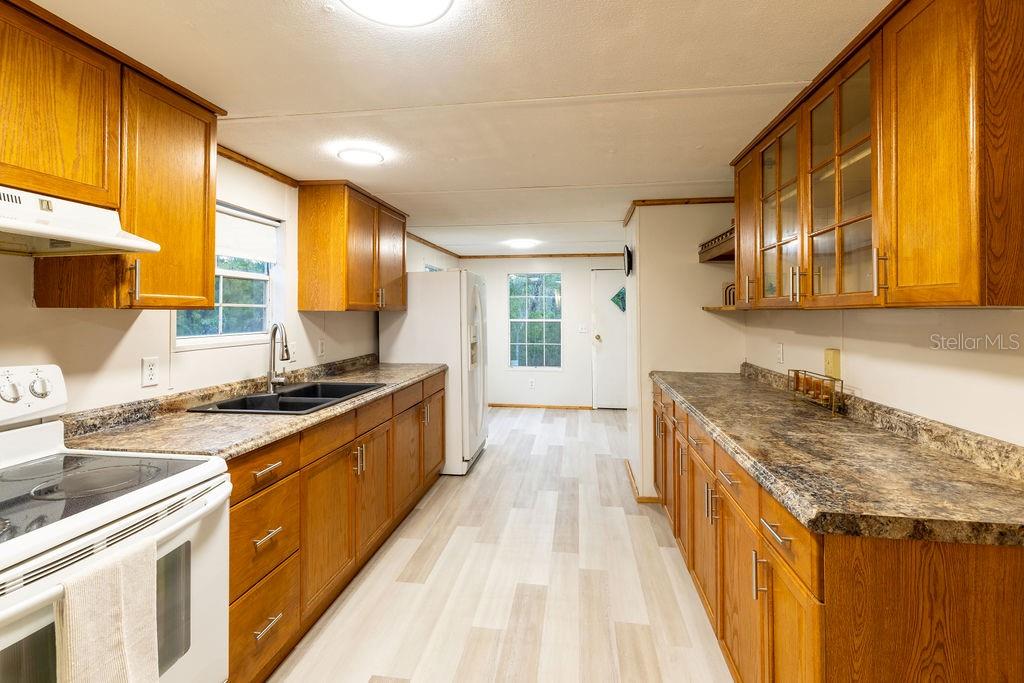 9591 Northeast 87 Place Bronson, FL 32621 - Photo 14 of 92