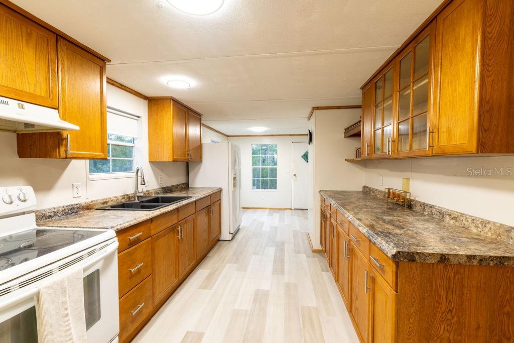 9591 Northeast 87 Place Bronson, FL 32621 - Photo 15 of 92