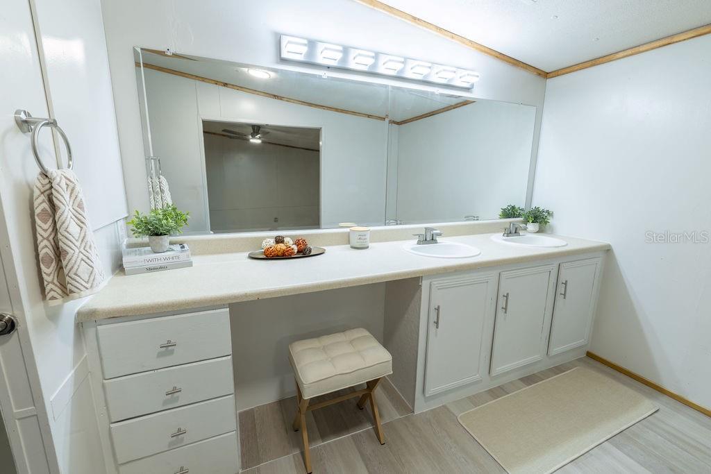 9591 Northeast 87 Place Bronson, FL 32621 - Photo 35 of 92