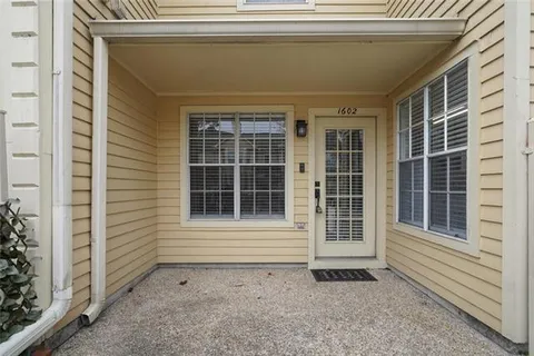 $224,000 | 1602 Audubon Trace, Unit 1602, Jefferson, LA 70121